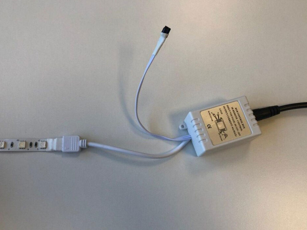 LED-strip verbinden met controller