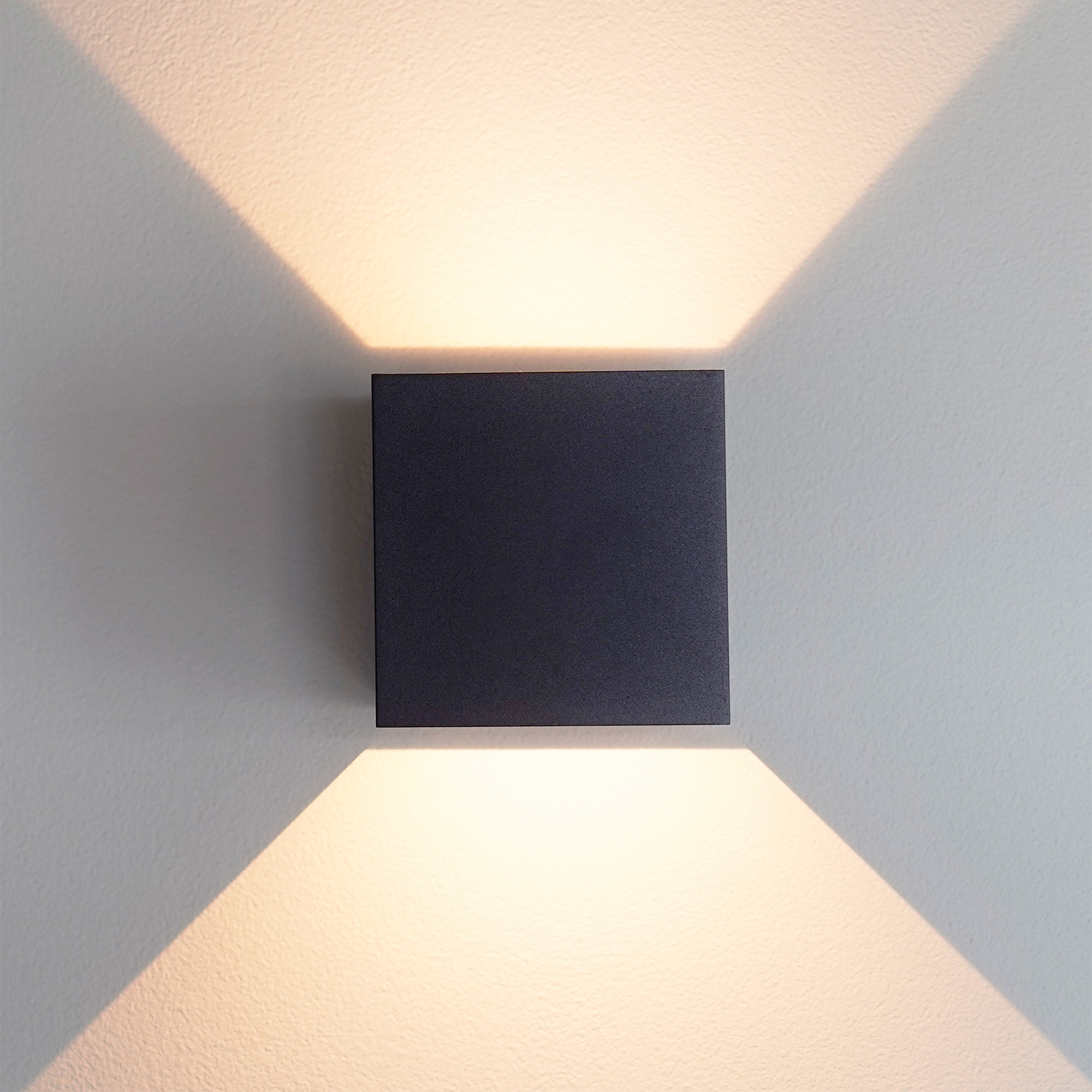 Cube-02_25.jpg Cube-02_25.jpg