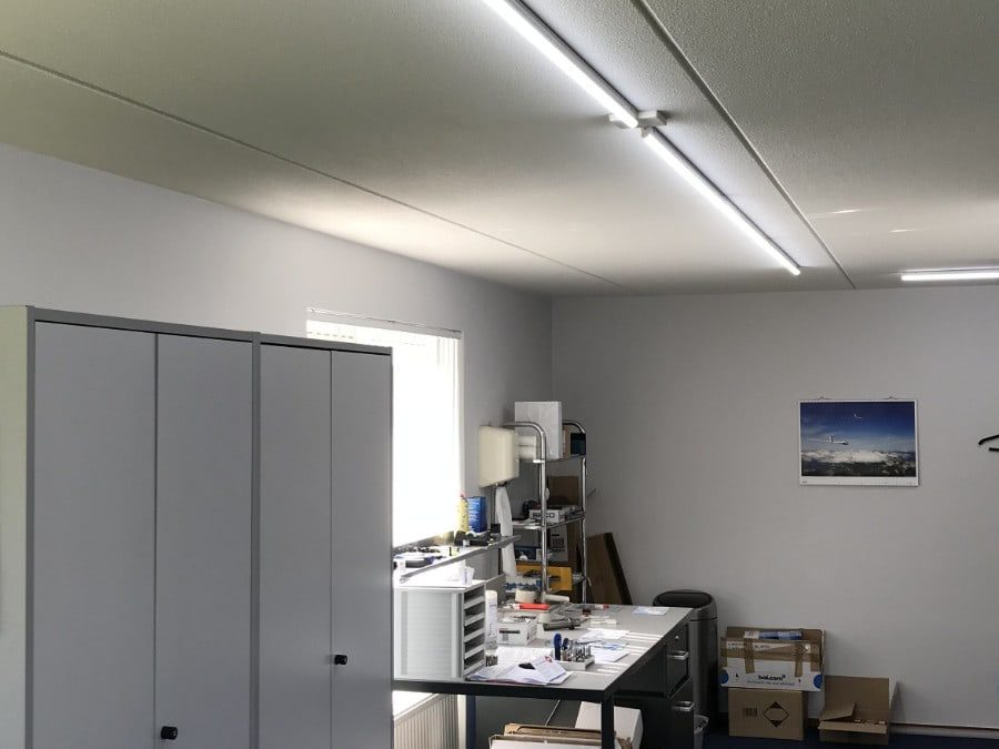 LED-batten in kantoor